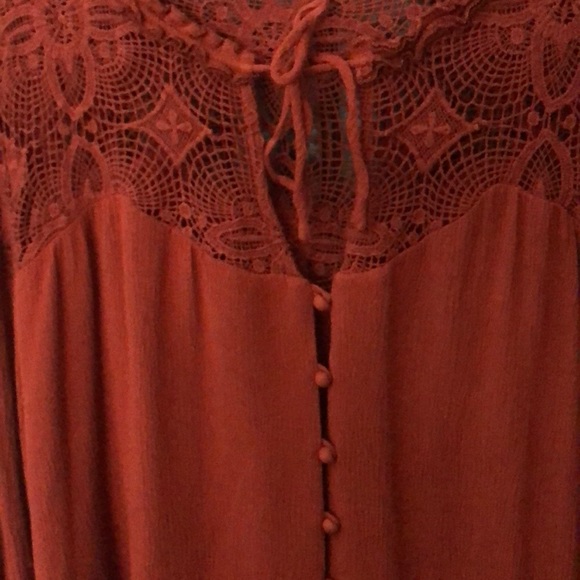 Beautiful fall top with lace design 🍁🧡💰 - Picture 3 of 6
